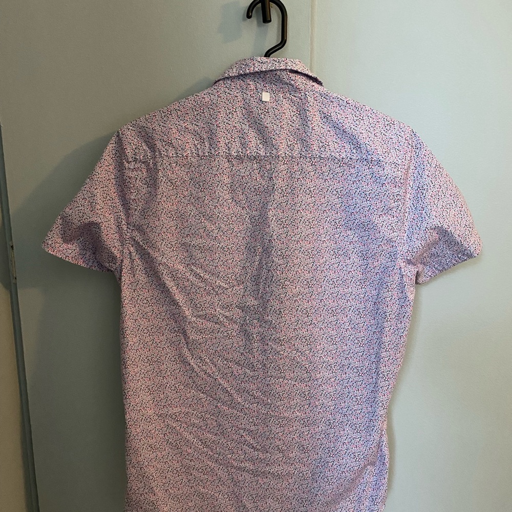 Cute button down - Picture 4 of 5